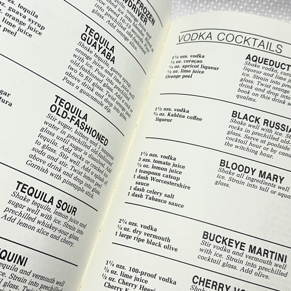 VTG. 70’s Playboy's Host & Bar Book -Hardcover - Picture 6 of 14